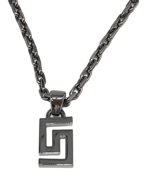 VERSACE（ヴェルサーチェ）VERSACE (ヴェルサーチェ) ロゴネックレス ブラック サイズ:下記参照の古着・服飾アイテム