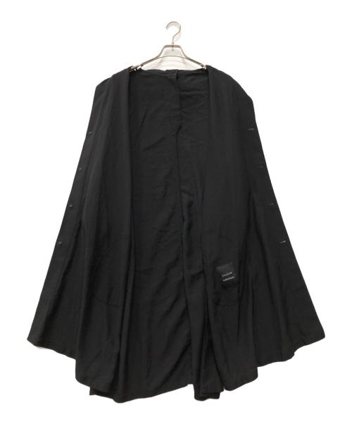 YOHJI YAMAMOTO（ヨウジヤマモト）YOHJI YAMAMOTO (ヨウジヤマモト) Cu/W HIGH TWISTED GABARDINE SIDE GATHER DETAIL COAT A ブラック サイズ:1の古着・服飾アイテム