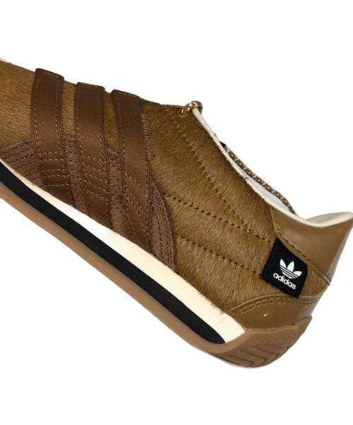 adidas（アディダス）adidas (アディダス) song for the mute (ソングフォーザミュート) COUNTRY OG SFTM BROSTR/WILBRN/CREWHT ベージュ サイズ:23.5 未使用品の古着・服飾アイテム
