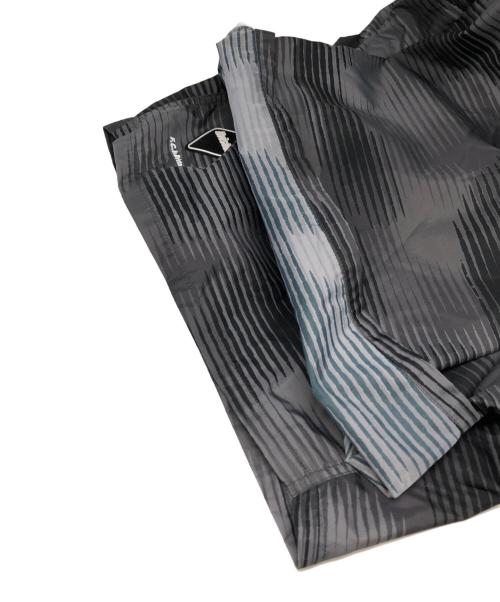 F.C.R.B.（エフシーレアルブリストル）F.C.R.B. (エフシーレアルブリストル) CAMO EASY SHORTS WOODLAND グレー サイズ:Mの古着・服飾アイテム