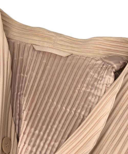 HOMME PLISSE ISSEY MIYAKE（オム プリッセ イッセイ ミヤケ）HOMME PLISSE ISSEY MIYAKE (オム プリッセ イッセイ ミヤケ) プリーツノーカラージャケット ベージュ サイズ:3の古着・服飾アイテム