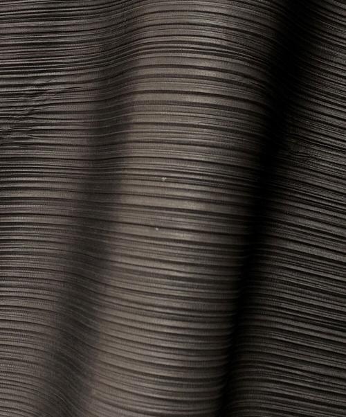 PLEATS PLEASE（プリーツプリーズ）PLEATS PLEASE (プリーツプリーズ) 変形ノースリーブプリーツカットソー ブラック サイズ:3の古着・服飾アイテム