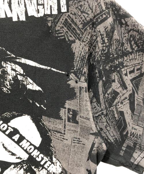 THE DIRK NIGHT（ザダークナイト）THE DIRK NIGHT (ザダークナイト) プリントTシャツ ブラック サイズ:FREEの古着・服飾アイテム