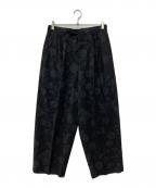 LAD MUSICIANラッドミュージシャン）の古着「フラワープリントタックパンツ」｜ブラック