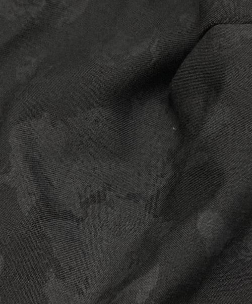 LAD MUSICIAN（ラッドミュージシャン）LAD MUSICIAN (ラッドミュージシャン) フラワープリントタックパンツ ブラック サイズ:42の古着・服飾アイテム