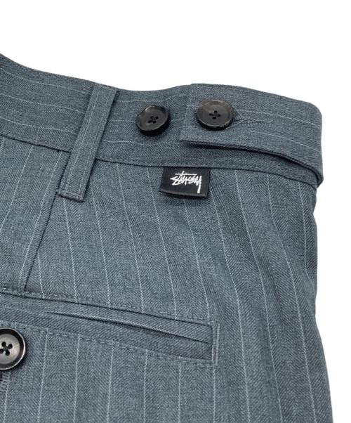stussy（ステューシー）stussy (ステューシー) Striped Volume Pleated Trouser グレー サイズ:30の古着・服飾アイテム
