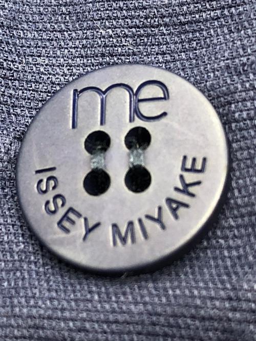me ISSEY MIYAKE（ミーイッセイ ミヤケ）me ISSEY MIYAKE (ミーイッセイ ミヤケ) ジャケット ネイビー サイズ:FREEの古着・服飾アイテム