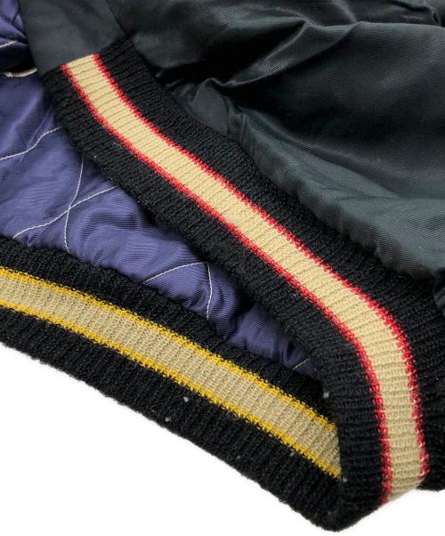 東洋エンタープライズ（トウヨウエンタープライズ）東洋エンタープライズ (トウヨウエンタープライズ) LOONY TUNES (ルーニー・テューンズ) ACETATE QUILT SOUVENIR JACKET ブラック×パープル サイズ:Mの古着・服飾アイテム