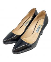 PRADA（プラダ）の古着「エナメルヒールパンプス」｜ブラック