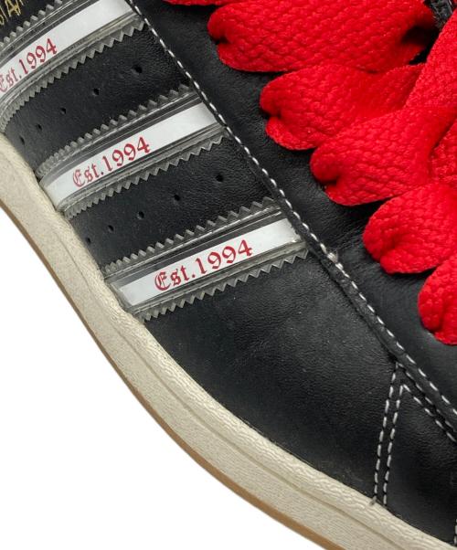 adidas（アディダス）adidas (アディダス) Korn (コーン) SUPERSTAR KORN CBLACK/TRANSL/BETSCA ブラック サイズ:27cmの古着・服飾アイテム