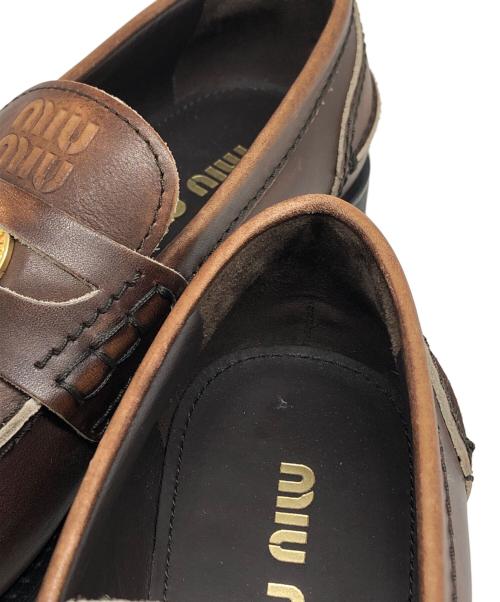 MIU MIU（ミュウミュウ）MIU MIU (ミュウミュウ) レザーペニーローファー ブラウン サイズ:36の古着・服飾アイテム