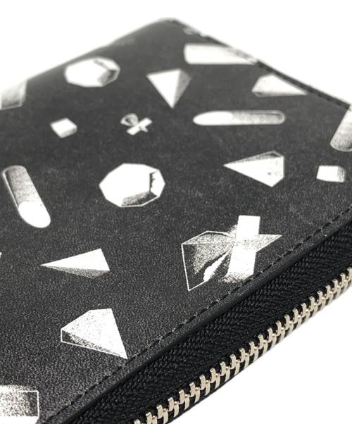 UNDERCOVERISM（アンダーカバーイズム）UNDERCOVERISM (アンダーカバーイズム) 総柄レザーL字ZIPポーチ財布 ブラック サイズ:下記参照の古着・服飾アイテム