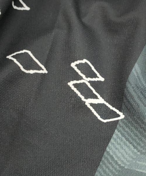 TIGHTBOOTH PRODUCTION（タイトブースプロダクション）TIGHTBOOTH PRODUCTION (タイトブースプロダクション) SauRas Being (ソーラス ビーイング) L/S SOCCER JERSEY ブラック サイズ:Lの古着・服飾アイテム