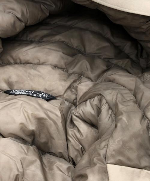 ARC'TERYX（アークテリクス）ARC'TERYX (アークテリクス) Beta Down Insulated Jacket ベージュ サイズ:Mの古着・服飾アイテム