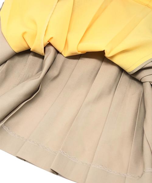 TOGA PULLA（トーガ プルラ）TOGA PULLA (トーガ プルラ) バックルベルトプリーツスカート ベージュ×イエロー サイズ:34の古着・服飾アイテム