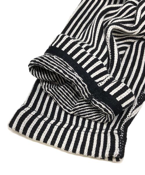 JUNYA WATANABE MAN（ジュンヤワタナベマン）JUNYA WATANABE MAN (ジュンヤワタナベマン) 綿エステル天竺ストライプパーカー ブラック×ホワイト サイズ:Mの古着・服飾アイテム