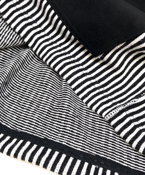 JUNYA WATANABE MAN（ジュンヤワタナベマン）JUNYA WATANABE MAN (ジュンヤワタナベマン) 綿エステル天竺ストライプパーカー ブラック×ホワイト サイズ:Mの古着・服飾アイテム