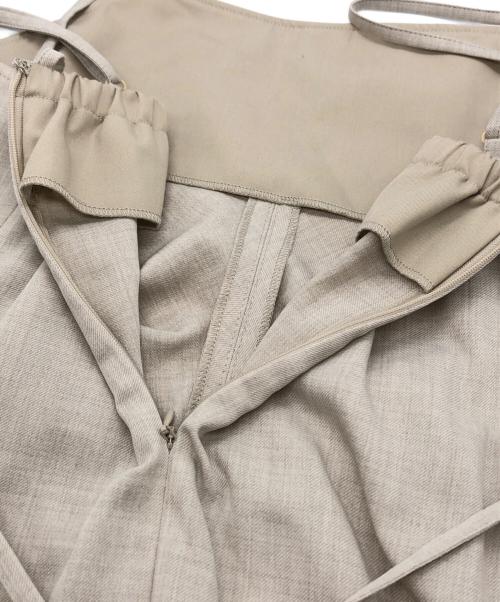 JUSGLITTY（ジャスグリッティー）JUSGLITTY (ジャスグリッティー) ギャザーキャミワンピース ベージュ サイズ:2 未使用品の古着・服飾アイテム