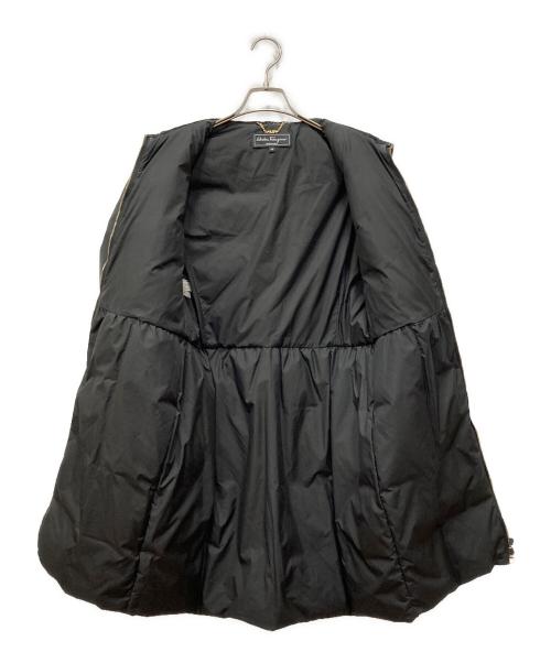 Salvatore Ferragamo（サルヴァトーレ フェラガモ）Salvatore Ferragamo (サルヴァトーレ フェラガモ) レースデザインダウンコート ブラック サイズ:42の古着・服飾アイテム