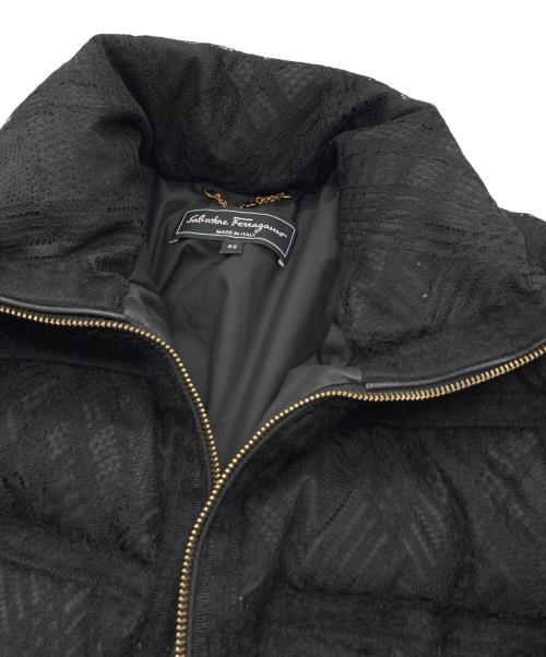 Salvatore Ferragamo（サルヴァトーレ フェラガモ）Salvatore Ferragamo (サルヴァトーレ フェラガモ) レースデザインダウンコート ブラック サイズ:42の古着・服飾アイテム