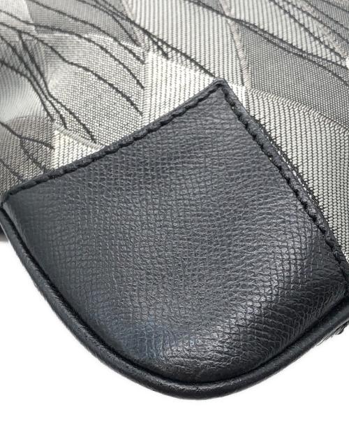 Vivienne Westwood（ヴィヴィアンウエストウッド）Vivienne Westwood (ヴィヴィアンウエストウッド) オーブ アーガイル柄ショルダーバッグ グレー サイズ:下記参照の古着・服飾アイテム