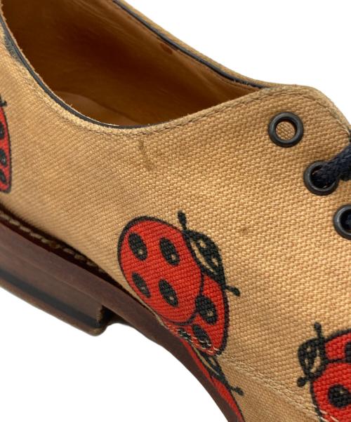 Vivienne Westwood（ヴィヴィアンウエストウッド）Vivienne Westwood (ヴィヴィアンウエストウッド) てんとう虫ダービーシューズ ベージュ サイズ:41の古着・服飾アイテム