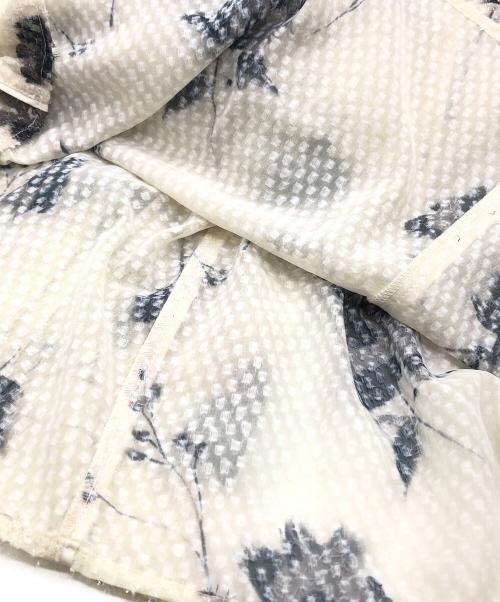 FRAY ID（フレイ アイディー）FRAY ID (フレイ アイディー) カットジャガードシフォンフレアワンピース ベージュの古着・服飾アイテム