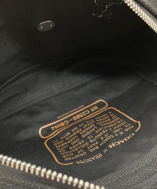 COACH（コーチ）COACH (コーチ) PEANUTS (ピーナッツ) カメラショルダーバッグ ブラック サイズ:下記参照の古着・服飾アイテム