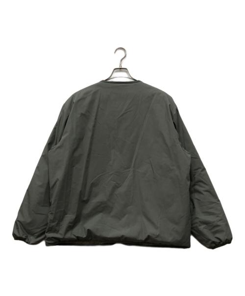 nanamica（ナナミカ）nanamica (ナナミカ) Reversible Down Cardigan グリーン×ベージュ サイズ:Lの古着・服飾アイテム