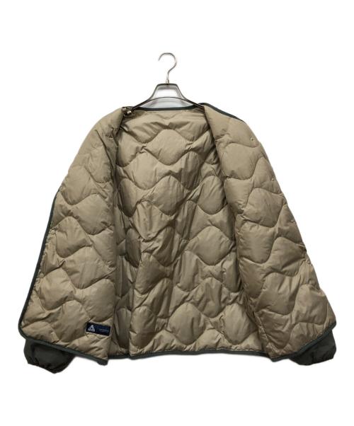 nanamica（ナナミカ）nanamica (ナナミカ) Reversible Down Cardigan グリーン×ベージュ サイズ:Lの古着・服飾アイテム