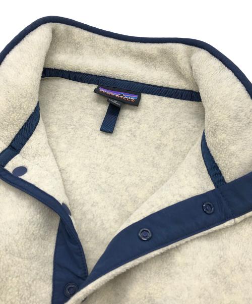 Patagonia（パタゴニア）Patagonia (パタゴニア) Lightweight Synchilla Snap-T ベージュ サイズ:Mの古着・服飾アイテム