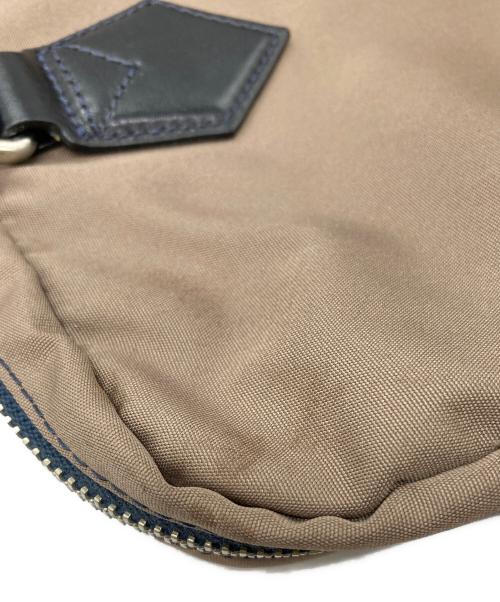 Vivienne Westwood man（ヴィヴィアン ウェストウッド マン）Vivienne Westwood man (ヴィヴィアン ウェストウッド マン) ビジネスバッグ カーキの古着・服飾アイテム