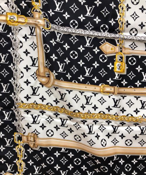 LOUIS VUITTON（ルイ ヴィトン）LOUIS VUITTON (ルイ ヴィトン) カレ・モノグラム コンフィデンシャル ホワイト×ブラックの古着・服飾アイテム