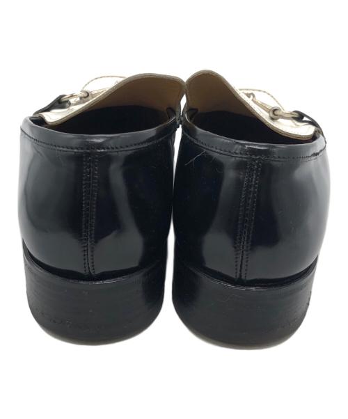 GUCCI（グッチ）GUCCI (グッチ) ビットローファー ホワイト×ブラック サイズ:EU41 1/2の古着・服飾アイテム