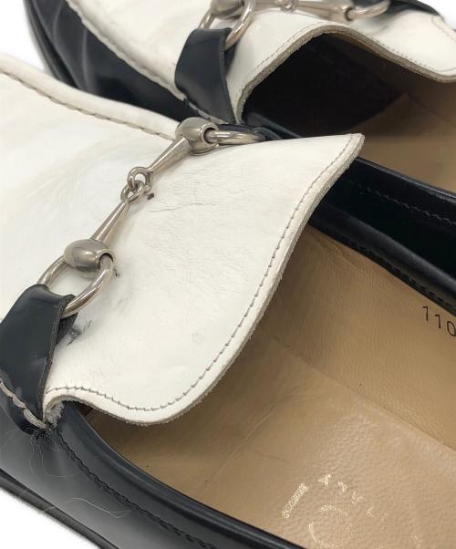 GUCCI（グッチ）GUCCI (グッチ) ビットローファー ホワイト×ブラック サイズ:EU41 1/2の古着・服飾アイテム
