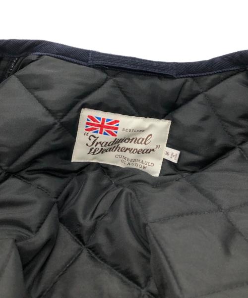 Traditional Weatherwear（トラディショナルウェザーウェア）Traditional Weatherwear (トラディショナルウェザーウェア) ノーカラーキルティングコート ネイビー サイズ:36の古着・服飾アイテム