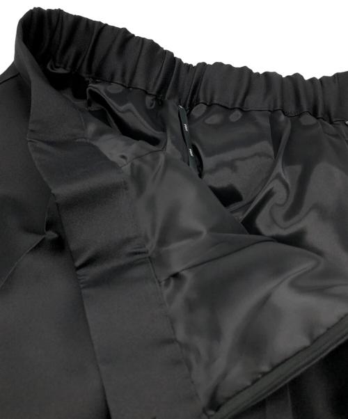 yori shirocon（ヨリ シロコン）yori shirocon (ヨリ シロコン) シルキードレスパンツタックテーパードパンツ ブラック サイズ:36の古着・服飾アイテム