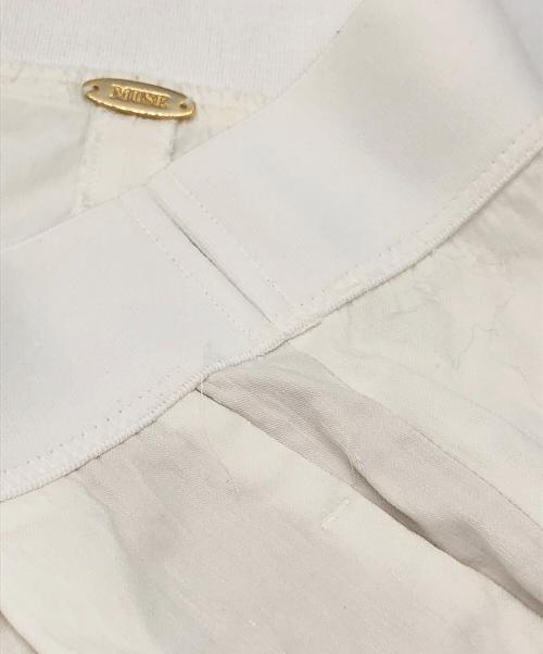 MUSE de Deuxieme Classe（ミューズ ドゥーズィエム クラス）MUSE de Deuxieme Classe (ミューズ ドゥーズィエム クラス) stretch twill2 タックパンツ ホワイト サイズ:38の古着・服飾アイテム