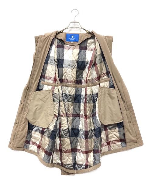 BLUE LABEL CRESTBRIDGE（ブルーレーベルクレストブリッジ）BLUE LABEL CRESTBRIDGE (ブルーレーベルクレストブリッジ) 2WAYキルティングコート ベージュ サイズ:38の古着・服飾アイテム