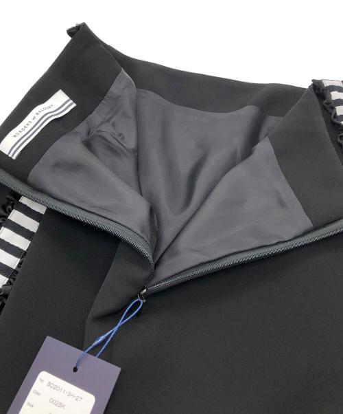 BORDERS at BALCONY（ボーダーズアットバルコニー）BORDERS AT BALCONY (ボーダーズアットバルコニー) Iラインボーダー スカート ブラック サイズ:36 未使用品の古着・服飾アイテム