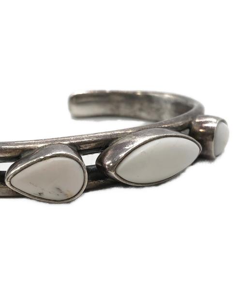 SKY BLUE HAWK（スカイ ブルー ホーク）SKY BLUE HAWK (スカイ ブルー ホーク) ホワイトバッファローバングル シルバー サイズ:下記参照の古着・服飾アイテム