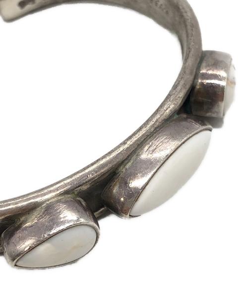 SKY BLUE HAWK（スカイ ブルー ホーク）SKY BLUE HAWK (スカイ ブルー ホーク) ホワイトバッファローバングル シルバー サイズ:下記参照の古着・服飾アイテム