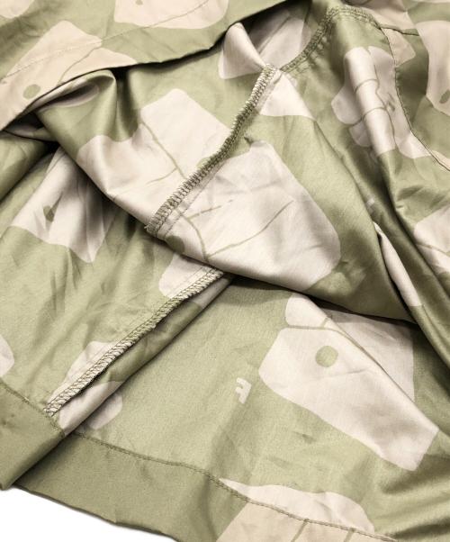 BLACK COMME des GARCONS（ブラックコムデギャルソン）BLACK COMME des GARCONS (ブラックコムデギャルソン) Filip Pagowski 総柄ギャザーイージースカート カーキ サイズ:Mの古着・服飾アイテム