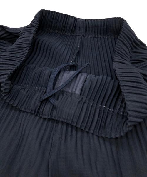 HOMME PLISSE ISSEY MIYAKE（オム プリッセ イッセイ ミヤケ）HOMME PLISSE ISSEY MIYAKE (オム プリッセ イッセイ ミヤケ) プリーツパンツ ネイビー サイズ:3の古着・服飾アイテム