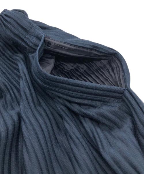 HOMME PLISSE ISSEY MIYAKE（オム プリッセ イッセイ ミヤケ）HOMME PLISSE ISSEY MIYAKE (オム プリッセ イッセイ ミヤケ) プリーツテーパードイージーパンツ メンズ パンツ ネイビー サイズ:1の古着・服飾アイテム