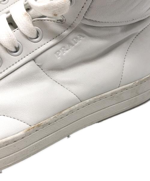 PRADA（プラダ）PRADA (プラダ) サイドジップハイカットスニーカー ホワイト サイズ:8の古着・服飾アイテム