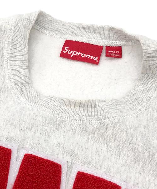 SUPREME（シュプリーム）Supreme (シュプリーム) CITIES ARC CREWNECK グレー×レッド サイズ:Mの古着・服飾アイテム