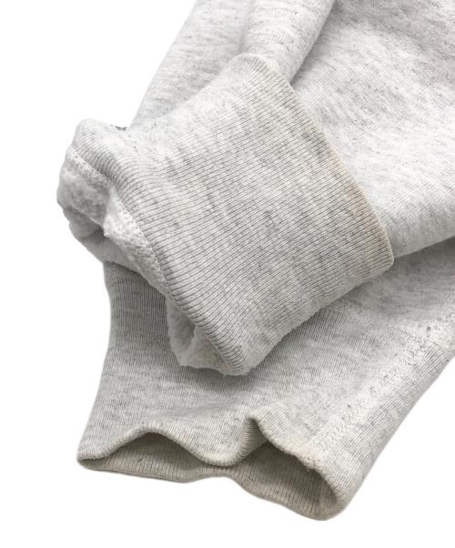 SUPREME（シュプリーム）Supreme (シュプリーム) CITIES ARC CREWNECK グレー×レッド サイズ:Mの古着・服飾アイテム