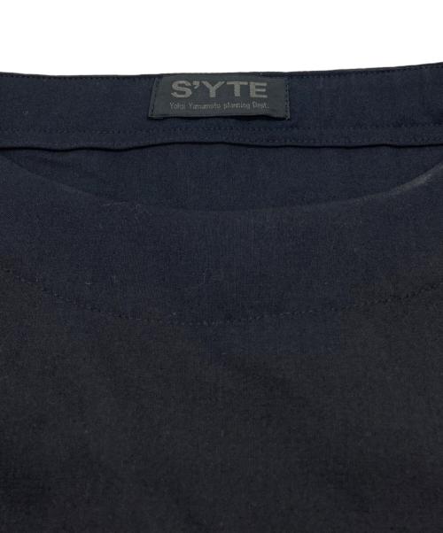 s'yte（サイト）s'yte (サイト) WOOL/POLYESTER TROPICAL CREW NECK TAPED SLEEVES PULLOVER SHIRT ブラック サイズ:3の古着・服飾アイテム