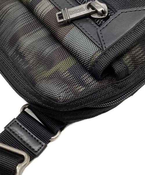 TUMI（トゥミ）TUMI (トゥミ) ショルダーバッグ グレー×ブラック サイズ:下記参照の古着・服飾アイテム